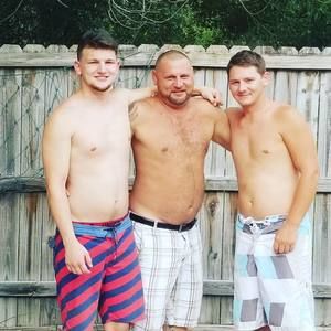 Meet your Posher, Raymond